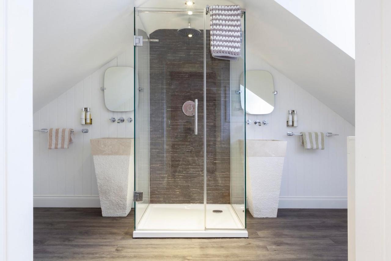 The Stables With Jacuzzi & Tennis Court Holiday home *