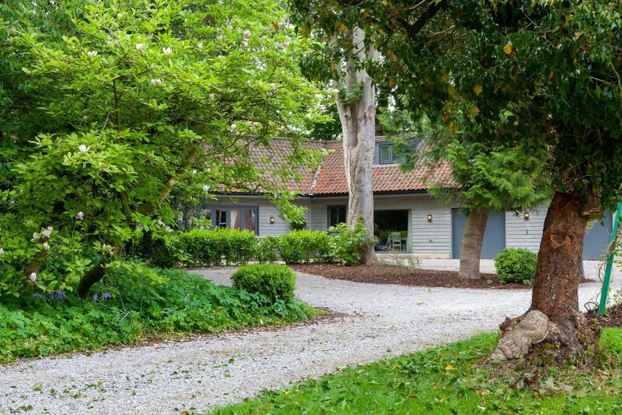 Casa de férias The Stables With Jacuzzi & Tennis Court