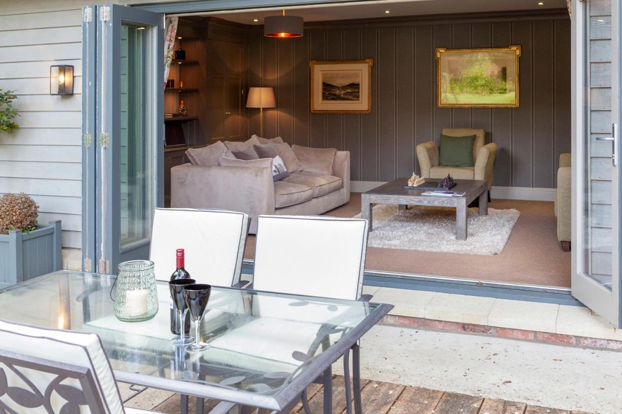 The Stables With Jacuzzi & Tennis Court Casa de férias York